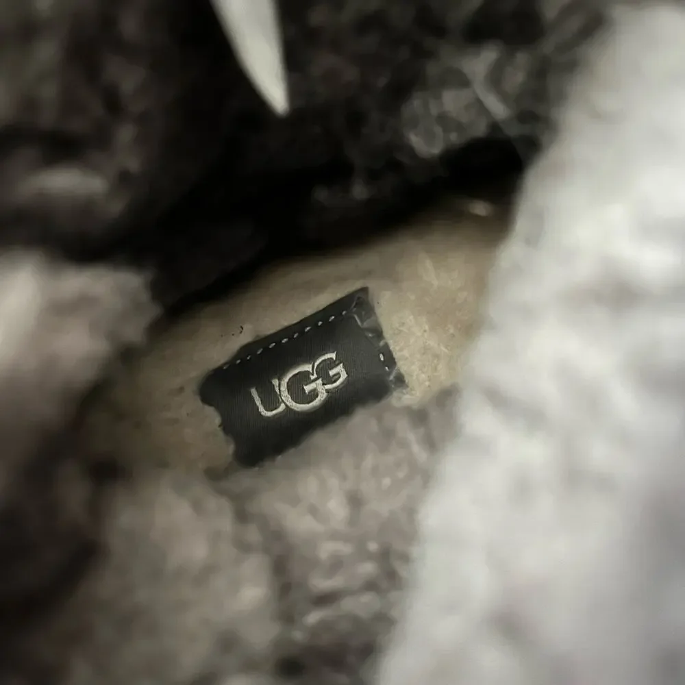 UGG features twin